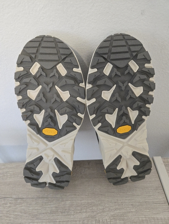 Hoka ONE ONE Hiking Trekking Shoes Vibram Mens 9 Sneakers Outdoors main image 6